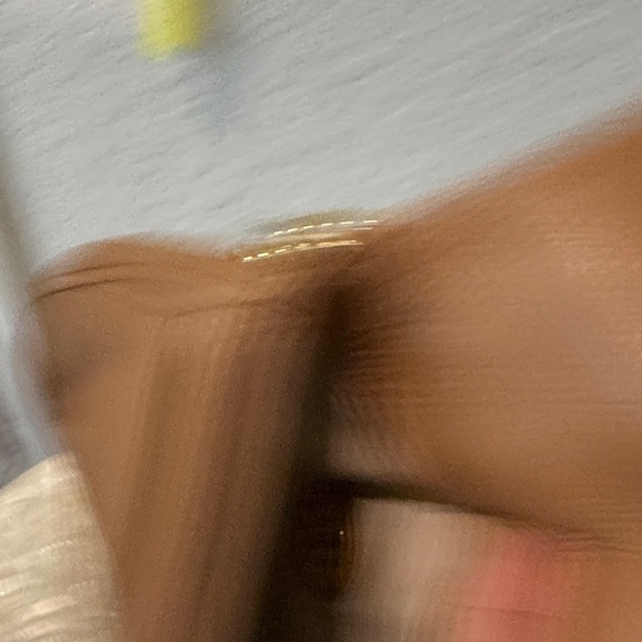 Tory Burch Tan Leather Crossbody saddle Bag with Gold Chain - Picture 11 of 13